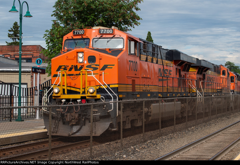 BNSF 7700